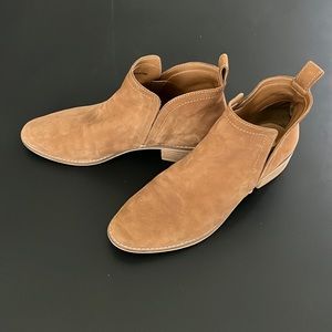 Dolce Vita Tessey Suede Ankle Boots Booties